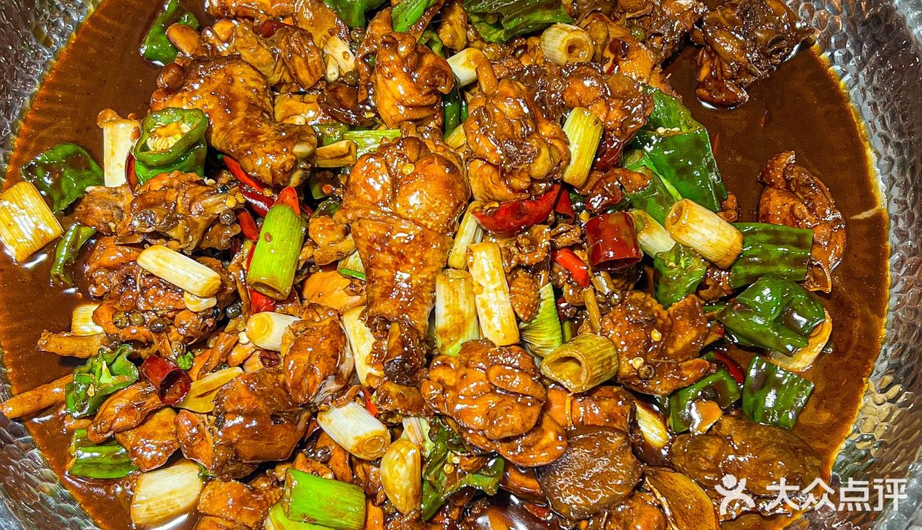 青岛这家人均40炒鸡绝了[流泪]灵魂现烙大饼香香