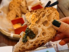 三种酱配酸面包-Mesa Madre梅萨妈妈·Bintana(国贸店)