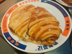 吉列猪扒伯友牛角包-伯友茶记(中华广场店)
