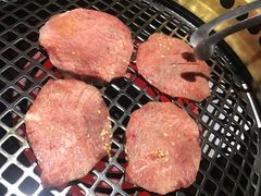 上等厚切牛舌-肉魁屋·烧肉·烧鸟·酒场(高新店)