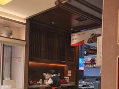 -阿瓦山寨·湘菜现炒·剁椒鱼头王(咸阳总店)