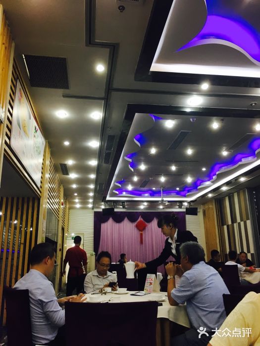 新苑酒家(嘉宾路店)大堂图片