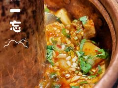 铜锅饵块油焖鸡-一坐一忘云南菜(嘉里中心店)