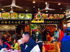 大堂-谢老五跷脚牛肉·非遗传承店