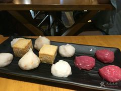 -洪氏嗨捞·广东猪肚鸡·椰子鸡火锅(西咸万象城店)
