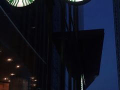 -星巴克臻选(惠州华贸天地1楼店)