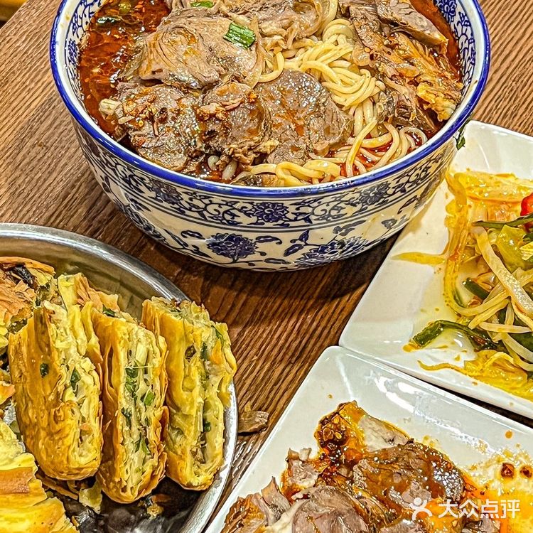 西安人都去给我吃‼️超大碗红油牛肉面