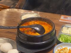 -明洞阿姨·韩式酱蟹烤肉·创意料理(三元桥店)