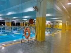 泳池-极动室内恒温游泳馆