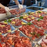 今天找到一家敲奈斯的烤肉自助，他家牛肉是首创熟成牛肉