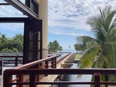 -亚龙湾喜来登·美景台大堂吧