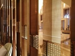 -广州万富希尔顿酒店·感趣自助餐厅·金秋蟹宴生蚝海鲜刺身烧烤