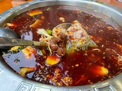 -刘胖娃鱼庄·特色肥肠鱼(杨家坪店)