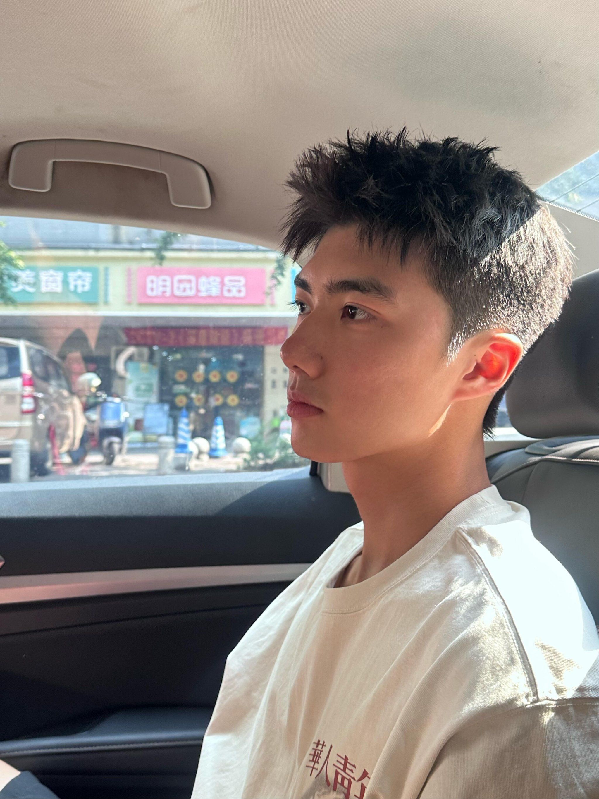 男生发型男生去哪儿剪头发