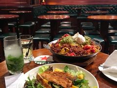 -Hooley's活利仕西餐厅(珠江新城店)