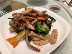 芥蘭吊片炒牛肉-凤城礼记鱼翅海鲜酒家(百老汇店)
