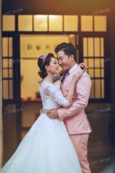 -现代经典婚纱摄影