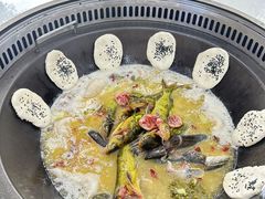 -丹水桥地锅鱼·翘嘴鲌·地方特色全鱼宴(丹江口大坝店)