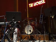 -TZ House音乐现场(来福士中心店)