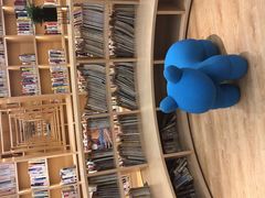 -漕河泾街道图书馆(漕河泾社区文化活动中心店)