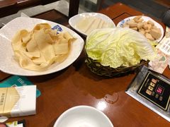 -亿诣蝎府炸酱面羊蝎子火锅(酷车小镇店)