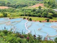 -十万大山布透温泉