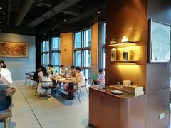 用餐区-星巴克臻选(深圳万象天地旗舰店)