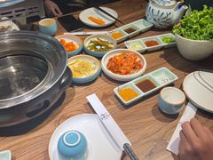 -明洞阿姨·韩式酱蟹烤肉·创意料理(三元桥店)