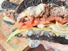 -三勾JJJ Burger&Coffee(梅溪湖店)