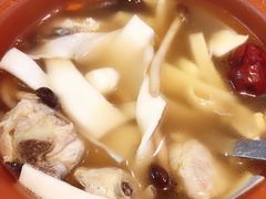 -有红鸡毛店·川菜(建设路店)