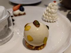 -潮一不贰·法式甜品·生日蛋糕·西式简餐(外滩店)