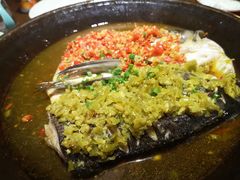 -阿瓦山寨·湘菜现炒·剁椒鱼头王(咸阳总店)
