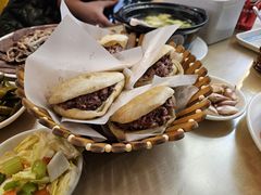 -闫家驴肉老店(华电一校店)