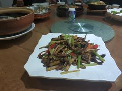 茶树菇炒牛柳-林辉家宴·本地家常菜·头牌清远鸡(先锋店)