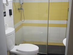 -吾遇酒店(深圳火车站罗湖口岸店)