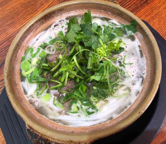 董记毕节砂锅羊肉粉-"这是前段时间去贵阳吃的一家羊肉粉店,当时.