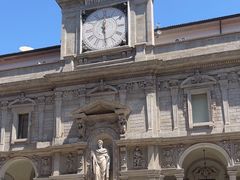 -文艺复兴百货(米兰大教堂广场店)