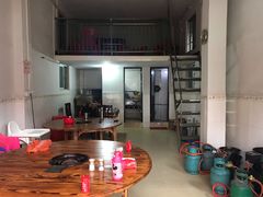 大堂-大眼强五杯鹅·桑拿鸡煲