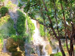 -Chom Cafe and Restaurant