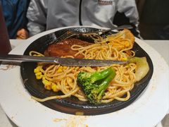 -汤姆家的牛排意面披萨(新城市广场店)