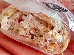 三角芝士包-Juicy Bakery(大学路店)