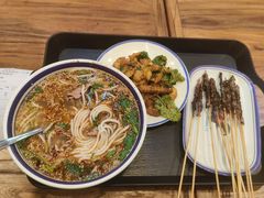 -云阿蛮云南生烫牛肉米线(奉贤路店)