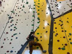 -问山MountQuest攀岩馆