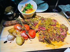 澳洲谷饲战斧牛排-Famous肥猫墨西哥音乐餐吧(五棵松华熙LIVE店)