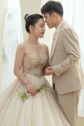 -雪中彩影婚纱摄影·微光艺术中心