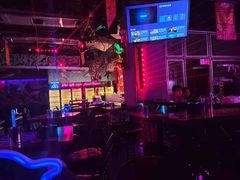 -UP嘻哈酒吧(粉巢店)