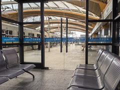 -康新公路(地铁站)