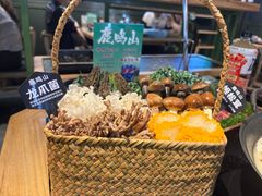 -鹿鸣山草本茶香火锅(园西路店)