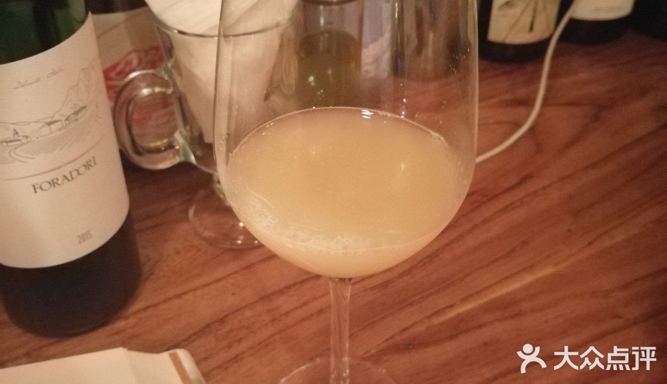 新菜鲈鱼ceviche和番茄罗勒小鱿鱼都还有改进的余地