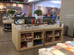 -新华书店(泉城路店)